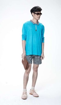 Blue-Hued Seasonal Styles Image 6