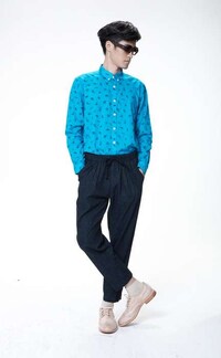 Blue-Hued Seasonal Styles Image 8