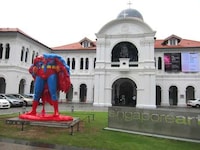 Melting Superhero Sculptures Image 4