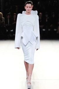 Elegant Eskimo Catwalks Image 7