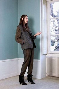 Expectant 20s-Inspired Catalogs Image 7