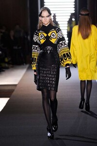 Avian-Inspired Apparel  Image 3