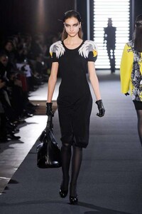 Avian-Inspired Apparel  Image 5