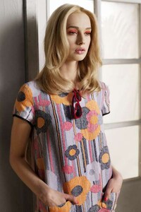 Retro Nuclear Family Lookbooks Image 8