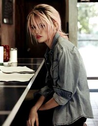 Chic Carefree 90s Shoots Image 2