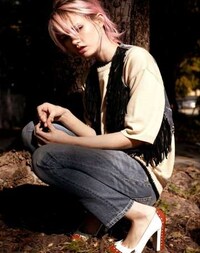 Chic Carefree 90s Shoots Image 5