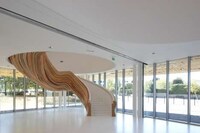 Sculptural Amoeba-Like Stairs Image 4