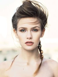 Princess-Like Beauty Shoots Image 2