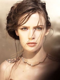 Princess-Like Beauty Shoots Image 3