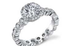 15 Extravagant Diamond Rings