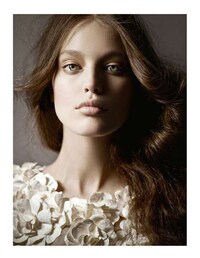 Eccentric White Ensembles Image 6