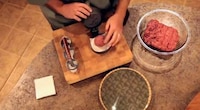 Handy Hamburger-Making Tools Image 6