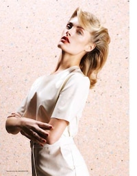 Minimalist 80s Fashion Image 2
