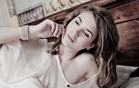 Glam Pensive Photography Image 2