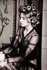 Glam Pensive Photography Image 4