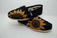 Comfy Customizable Kicks Image 8