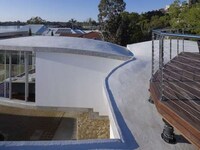 Boat-Inspired Abodes Image 3
