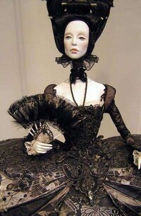 Eerie Doll Displays Image 5
