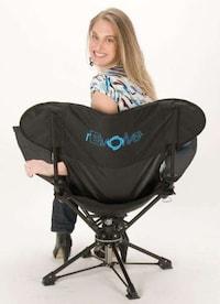 Swiveling Stereo-Sporting Seats Image 4