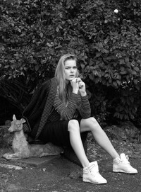 90s Knitwear Editorials Image 8