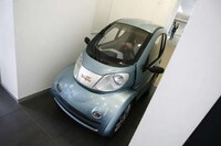Elevator-Sized Electric Cars Image 2