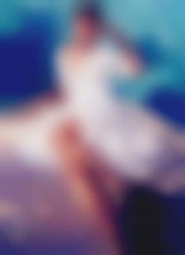 Lustrous Seaside Photoshoots