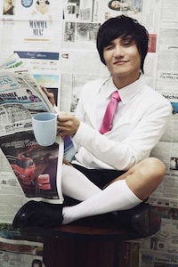 Newspaper-Background Captures Image 7