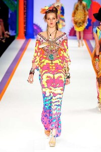 Psychedelic Exotic Fashion Image 4