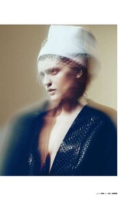 Sophisticatedly Skeptical Photoshoots Image 3