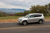 Electric Eco-Friendly SUVs Image 2