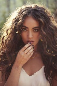 Serene Scenic Lookbooks Image 7