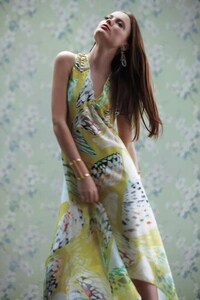 Softly Silhouetted Fashion Image 5