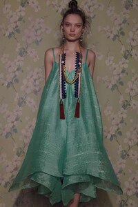 Softly Silhouetted Fashion Image 6