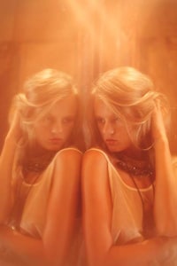 Warm Goddess-Like Editorials Image 2