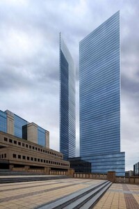 Paper-Thin Architecture Captures Image 2