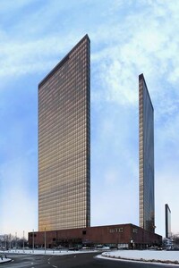 Paper-Thin Architecture Captures Image 3