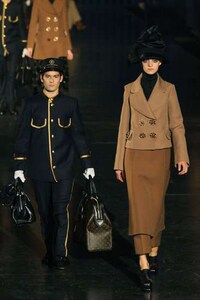 Railway Runway Shows Image 7