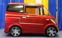 Adorable Electric Mini Autos Image 3
