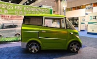 Adorable Electric Mini Autos Image 8