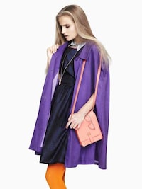 Sleek 70s-Inspired Photoshoots Image 6