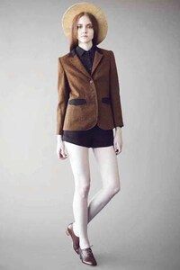Pre-Raphaelites-Inspired Fashion Image 5