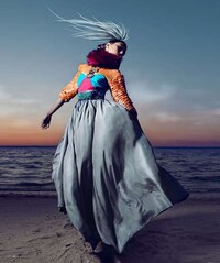 Exotic Bird-Inspired Fashion Image 6