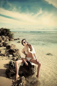 Smoldering Caribbean Fashion Image 8