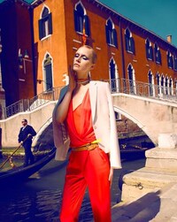 Glam Italian Editorials Image 4