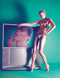 Lighthearted Gilded Editorials Image 6
