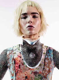Messily Chopped Hair Editorials Image 4