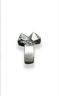 Mineral-Inspired Adornments Image 3