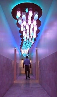 Color-Shifting Lighting Image 8