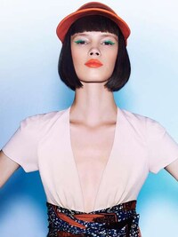Retro Sporty Fashion Image 4