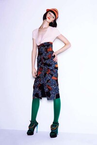 Retro Sporty Fashion Image 5